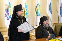 6-Архиепископ Усть-Каменогорский и Семипалатинский Амфилохий принял участие в заседании Синода Православной Церкви Казахстана в Алматы