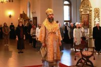 9-В Неделю 10-ю по Пятидесятнице архиепископ Амфилохий возглавил служение Божественной Литургии в главном храме Восточного Казахстана
