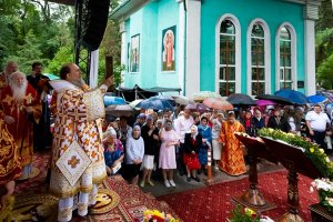 В праздник святителя Николая, архиепископа Мирликийского, управляющий Усть-Каменогорской и Семипалатинской епархией принял участие в торжестве, посвящённом принесению в Южную столицу Казахстана чудотворной иконы Божией Матери "Одигитрия-Полонская"