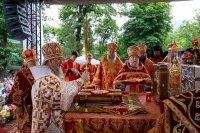 12-В праздник святителя Николая, архиепископа Мирликийского, управляющий Усть-Каменогорской и Семипалатинской епархией принял участие в торжестве, посвящённом принесению в Южную столицу Казахстана чудотворной иконы Божией Матери "Одигитрия-Полонская"