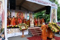 21-В праздник святителя Николая, архиепископа Мирликийского, управляющий Усть-Каменогорской и Семипалатинской епархией принял участие в торжестве, посвящённом принесению в Южную столицу Казахстана чудотворной иконы Божией Матери "Одигитрия-Полонская"