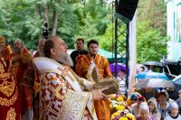 32-В праздник святителя Николая, архиепископа Мирликийского, управляющий Усть-Каменогорской и Семипалатинской епархией принял участие в торжестве, посвящённом принесению в Южную столицу Казахстана чудотворной иконы Божией Матери "Одигитрия-Полонская"