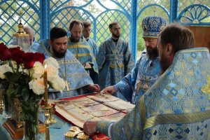 В десятую годовщину возобновления паломничества архиепископ Амфилохий возглавил служение Божественной Литургии на Святом ключе близ Семипалатинска
