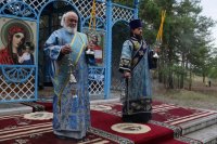 10-В десятую годовщину возобновления паломничества архиепископ Амфилохий возглавил служение Божественной Литургии на Святом ключе близ Семипалатинска