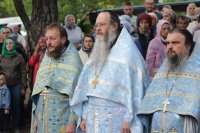 17-В десятую годовщину возобновления паломничества архиепископ Амфилохий возглавил служение Божественной Литургии на Святом ключе близ Семипалатинска