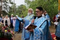 39-В десятую годовщину возобновления паломничества архиепископ Амфилохий возглавил служение Божественной Литургии на Святом ключе близ Семипалатинска