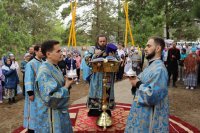 42-В десятую годовщину возобновления паломничества архиепископ Амфилохий возглавил служение Божественной Литургии на Святом ключе близ Семипалатинска