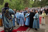 57-В десятую годовщину возобновления паломничества архиепископ Амфилохий возглавил служение Божественной Литургии на Святом ключе близ Семипалатинска