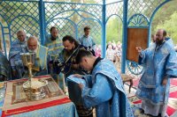 62-В десятую годовщину возобновления паломничества архиепископ Амфилохий возглавил служение Божественной Литургии на Святом ключе близ Семипалатинска