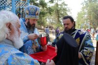 80-В десятую годовщину возобновления паломничества архиепископ Амфилохий возглавил служение Божественной Литургии на Святом ключе близ Семипалатинска