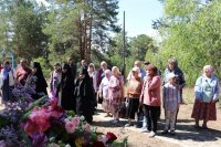 87-В десятую годовщину возобновления паломничества архиепископ Амфилохий возглавил служение Божественной Литургии на Святом ключе близ Семипалатинска