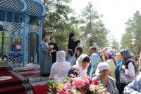 92-В десятую годовщину возобновления паломничества архиепископ Амфилохий возглавил служение Божественной Литургии на Святом ключе близ Семипалатинска