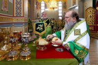 18-Управляющий Усть-Каменогорской и Семипалатинской епархии сослужил Главе Православной Церкви Казахстана за воскресной Литургией в Александро-Невском соборе Алма-Аты