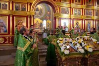 19-Управляющий Усть-Каменогорской и Семипалатинской епархии сослужил Главе Православной Церкви Казахстана за воскресной Литургией в Александро-Невском соборе Алма-Аты