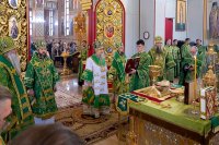 35-Управляющий Усть-Каменогорской и Семипалатинской епархии сослужил Главе Православной Церкви Казахстана за воскресной Литургией в Александро-Невском соборе Алма-Аты