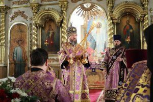 Архипастырский визит в Семипалатинск. Божественная Литургия Преждеосвященных Даров в Воскресенском кафедральном соборе.
