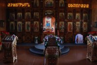1-Божественная Литургия в Покровском храме Усть-Каменогорска в Светлый Понедельник