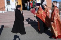 3-В Андреевском кафедральном соборе совершена Пасхальная вечерня