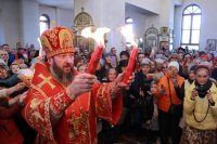 19-В Андреевском кафедральном соборе совершена Пасхальная вечерня