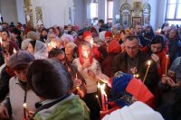 25-В Андреевском кафедральном соборе совершена Пасхальная вечерня
