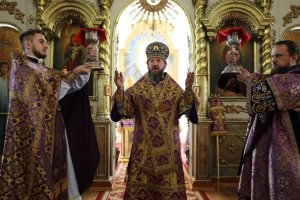 Епископ Амфилохий возглавил богослужения поминальной субботы в главном храме Семипалатинска