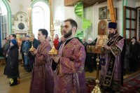 22-Епископ Амфилохий возглавил богослужения поминальной субботы в главном храме Семипалатинска