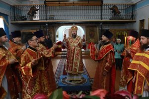 Служение епископа Амфилохия во вторник Светлой седмицы