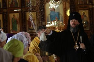 Собор всех святых в Церкви Русской просиявших. Божественная Литургия в Свято-Покровском храме города Усть-Каменогорска