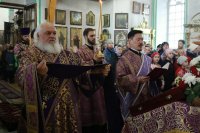 37-Служение епископа Амфилохия в Неделю Крестопоклонную