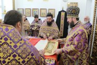 40-Служение епископа Амфилохия в Неделю Крестопоклонную