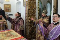 43-Служение епископа Амфилохия в Неделю Крестопоклонную