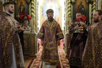 61-Служение епископа Амфилохия в Неделю Крестопоклонную