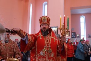 Божественная Литургия пасхальным чином в храме священномученика Зиновия Согринского