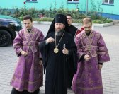 6-В день Воздвижения Креста Господня архиепископ Амфилохий совершил Божественную Литургию в соборе в честь Воскресения Христова