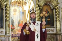 20-В день Воздвижения Креста Господня архиепископ Амфилохий совершил Божественную Литургию в соборе в честь Воскресения Христова
