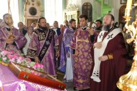 48-В день Воздвижения Креста Господня архиепископ Амфилохий совершил Божественную Литургию в соборе в честь Воскресения Христова
