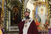 49-В день Воздвижения Креста Господня архиепископ Амфилохий совершил Божественную Литургию в соборе в честь Воскресения Христова