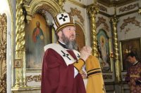 50-В день Воздвижения Креста Господня архиепископ Амфилохий совершил Божественную Литургию в соборе в честь Воскресения Христова