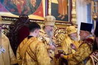 13-В день памяти апостола Филиппа архиепископ Усть-Каменогорский и Семипалатинский Амфилохий сослужил  митрополиту  Александру за Литургией в Вознесенском соборе Алматы