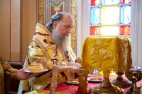 22-В день памяти апостола Филиппа архиепископ Усть-Каменогорский и Семипалатинский Амфилохий сослужил  митрополиту  Александру за Литургией в Вознесенском соборе Алматы