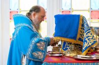 7-В праздник чудотворной Феодоровской иконы Божией Матери архиепископ Усть-Каменогорский и Семипалатинский Амфилохий сослужил митрополиту Александру за Литургией в Вознесенском соборе Алма-Аты
