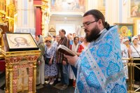 33-В праздник чудотворной Феодоровской иконы Божией Матери архиепископ Усть-Каменогорский и Семипалатинский Амфилохий сослужил митрополиту Александру за Литургией в Вознесенском соборе Алма-Аты