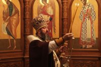 15-В день празднования памяти святых мучениц Веры, Надежды, Любови и матери их Софии архиепископ Амфилохий возглавил служение Божественной Литургии в главном храме епархии