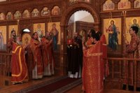 33-В день празднования памяти святых мучениц Веры, Надежды, Любови и матери их Софии архиепископ Амфилохий возглавил служение Божественной Литургии в главном храме епархии
