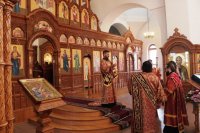 35-В день празднования памяти святых мучениц Веры, Надежды, Любови и матери их Софии архиепископ Амфилохий возглавил служение Божественной Литургии в главном храме епархии