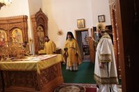 22-В воскресный день архиепископ Амфилохий совершил Божественную Литургию в Андреевском кафедральном соборе 