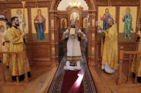 25-В воскресный день архиепископ Амфилохий совершил Божественную Литургию в Андреевском кафедральном соборе 