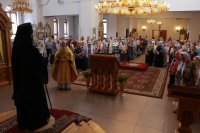 49-В воскресный день архиепископ Амфилохий совершил Божественную Литургию в Андреевском кафедральном соборе 