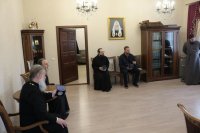 2-Архиепископ Амфилохий встретился с делегацией, сопровождающей по епархиям Казахстана ковчег с частицей мощей преподобного Сергия Радонежского