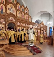 Архиепископ Амфилохий возглавил служение всенощного бдения в кафедральном соборе